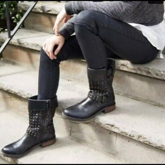 UGG women’s Stud Moto Leather Boots 8 - Picture 12 of 12